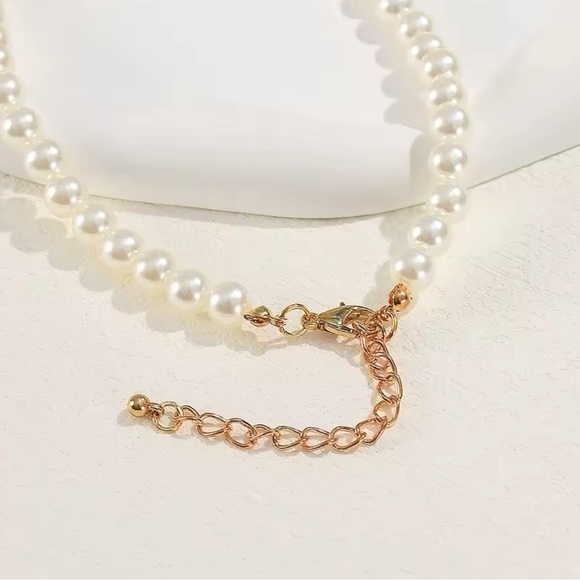 Cherry Pearl Gold Necklace - Picture 6 of 6